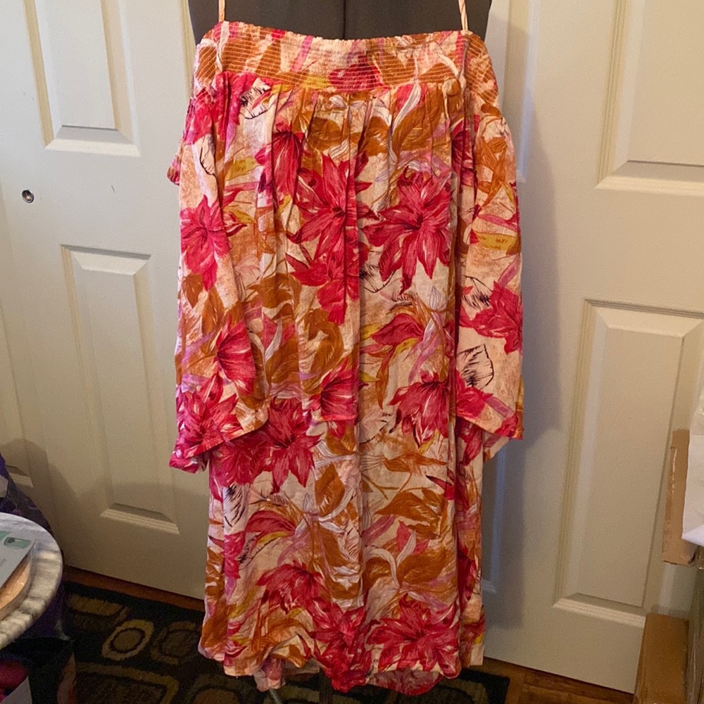 Venus Dress, NEW in bag, size 3X. Tropical print, off the shoulder. Never worn.